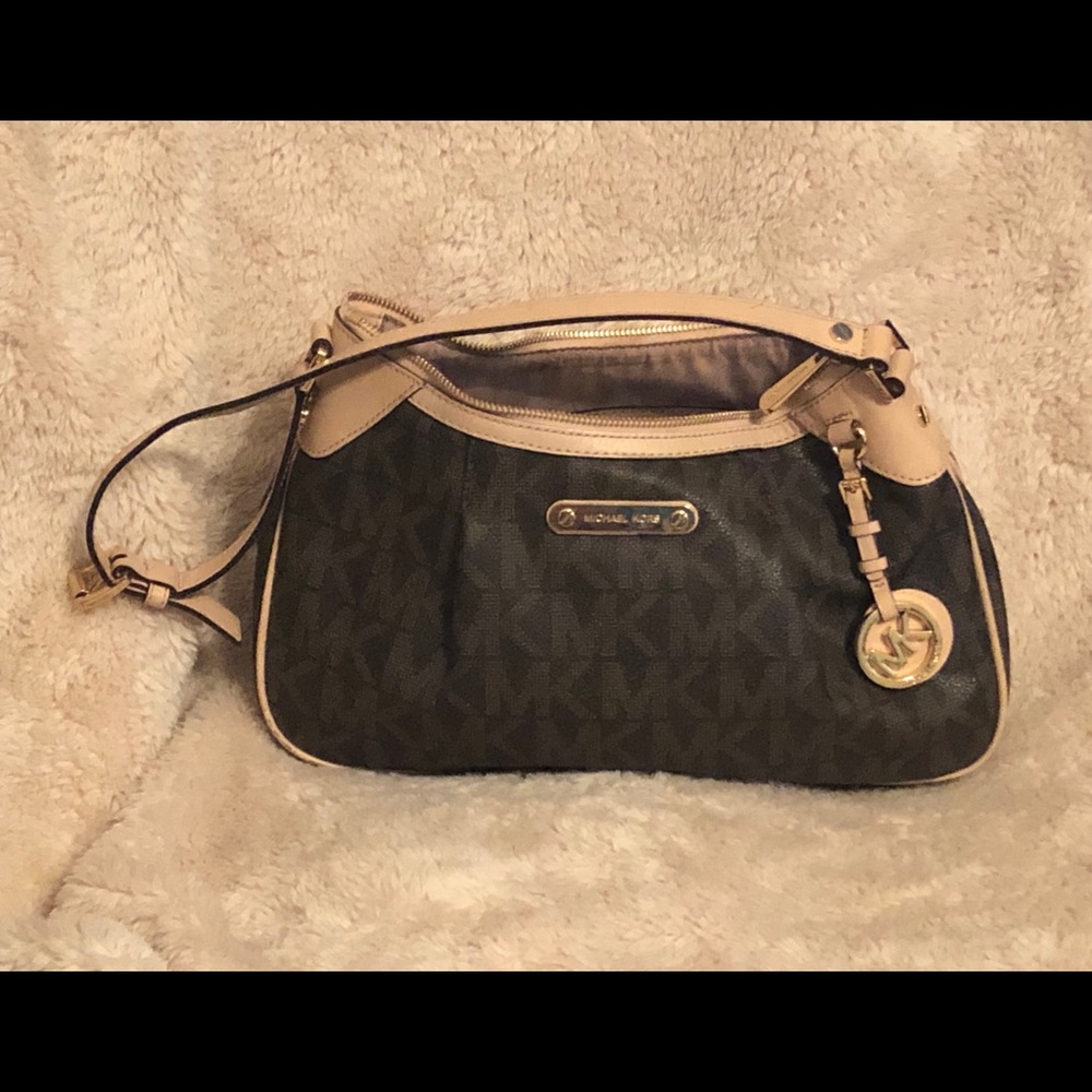 Small/Medium Michael Kors Shoulder bag.